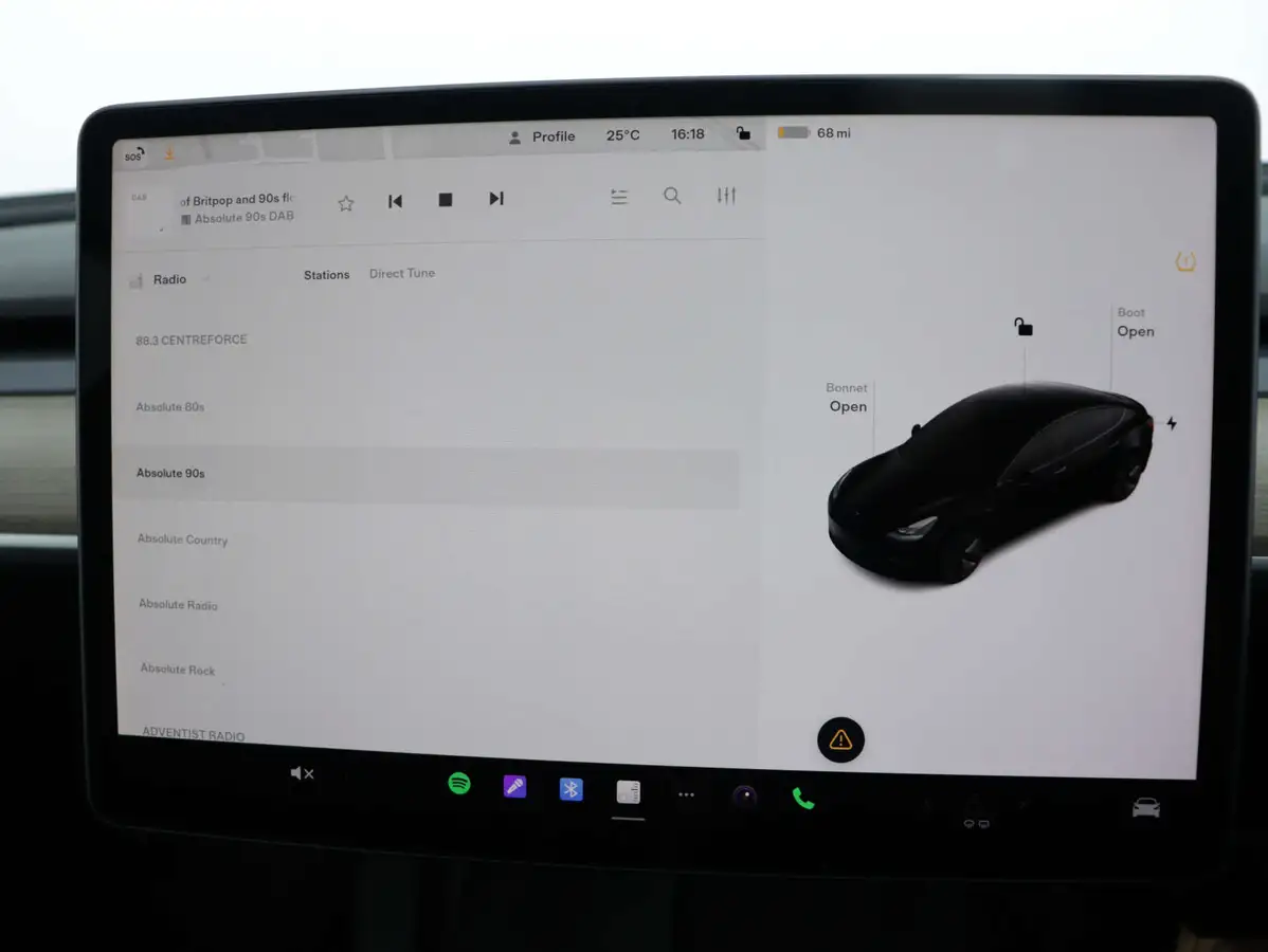 2022-tesla-model-3-e-long-range-big-17