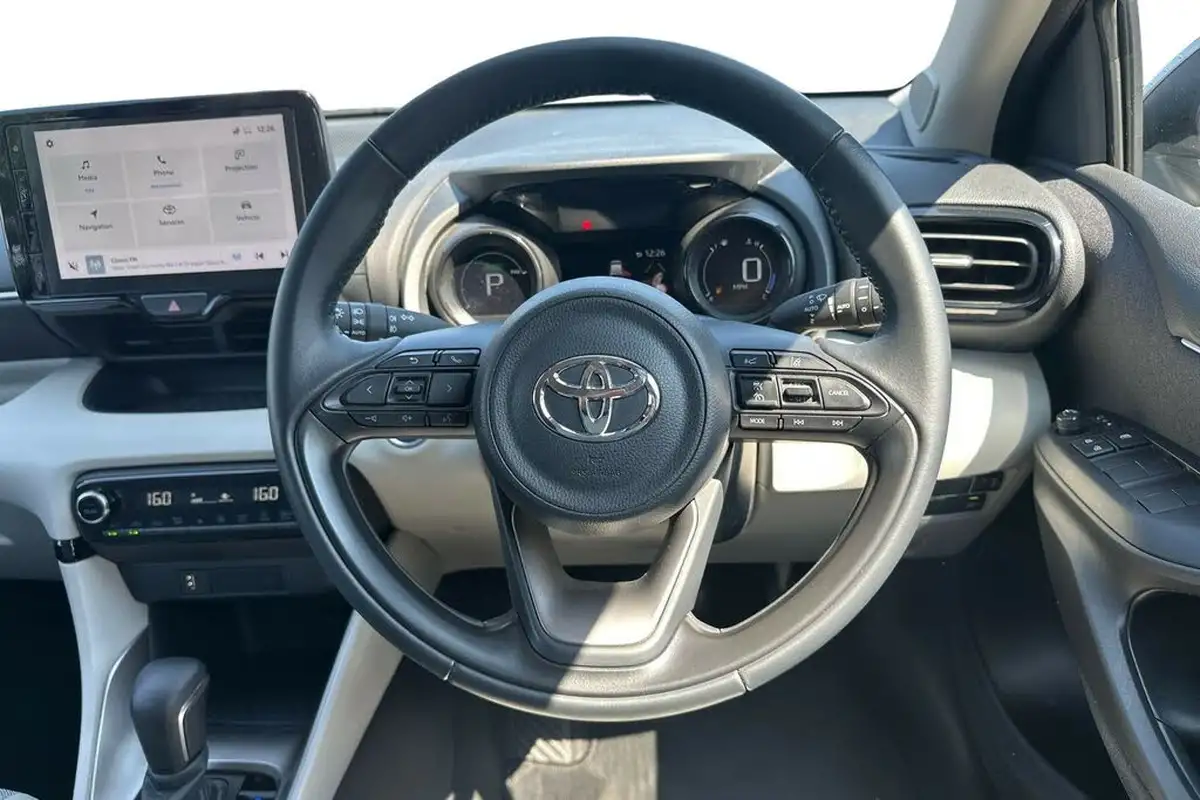 2023-toyota-yaris-15-vvt-i-excel-big-10