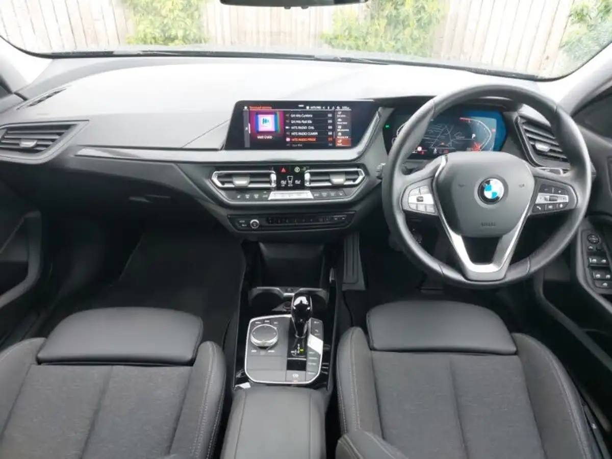 2024-bmw-1-series-15-118i-sport-dct-big-3