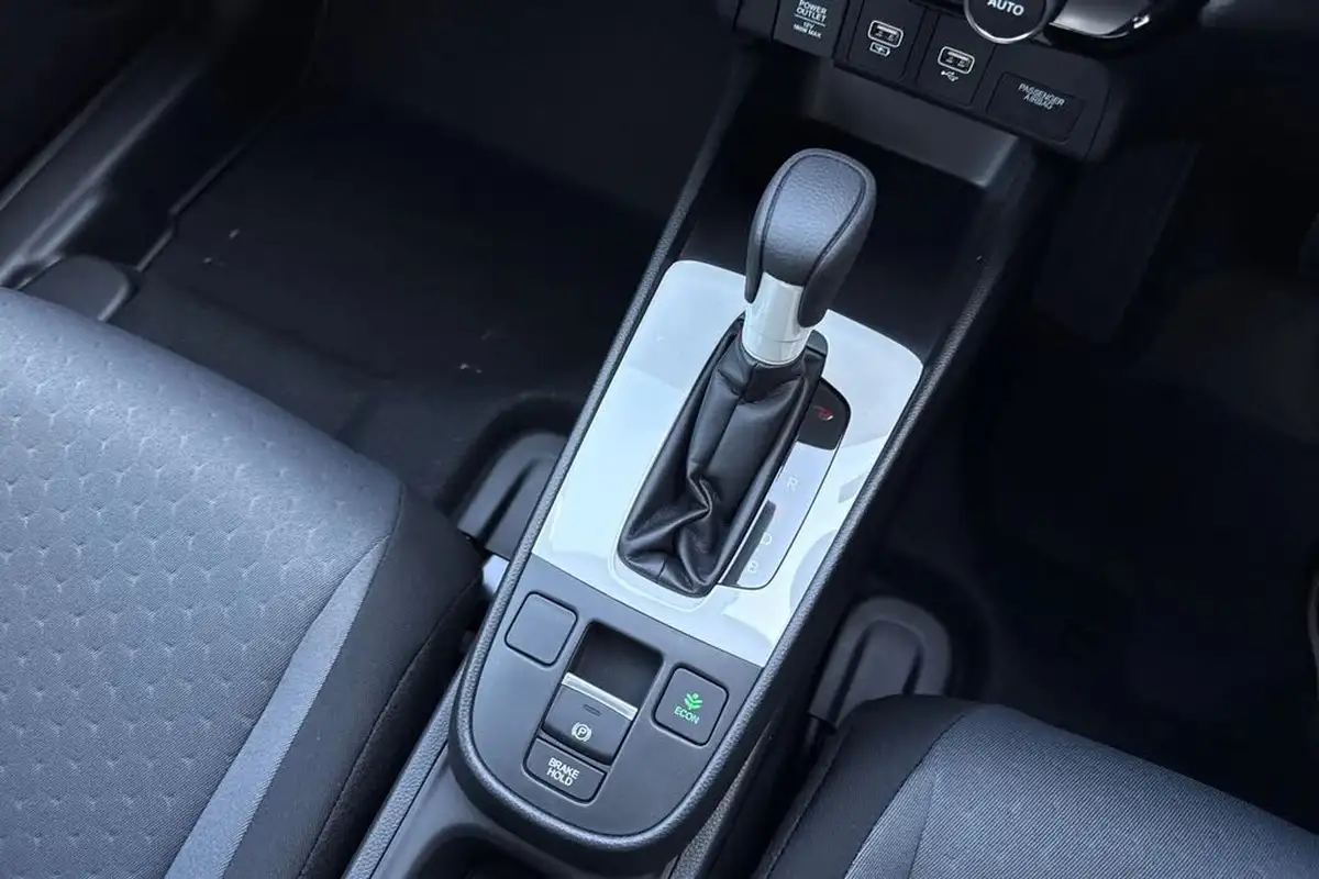 2025-honda-jazz-15-i-mmd-elegance-big-15