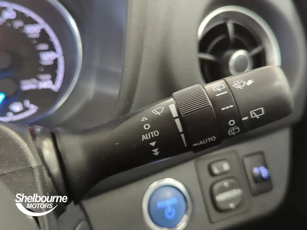 2020-toyota-yaris-15-vvt-i-y20-98bhp-hybrid-1497cc-e-cvt-big-23