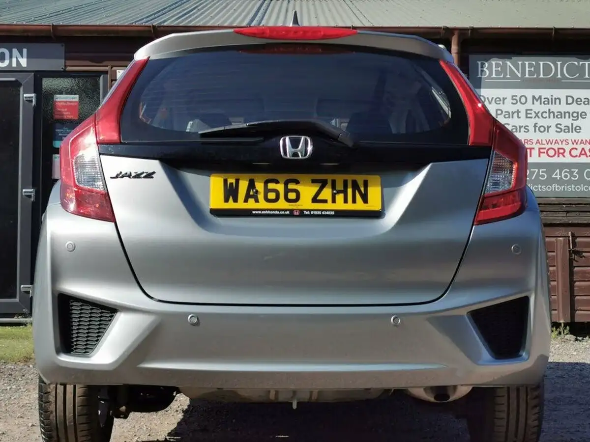 2016-honda-jazz-13-i-vtec-se-cvt-big-30