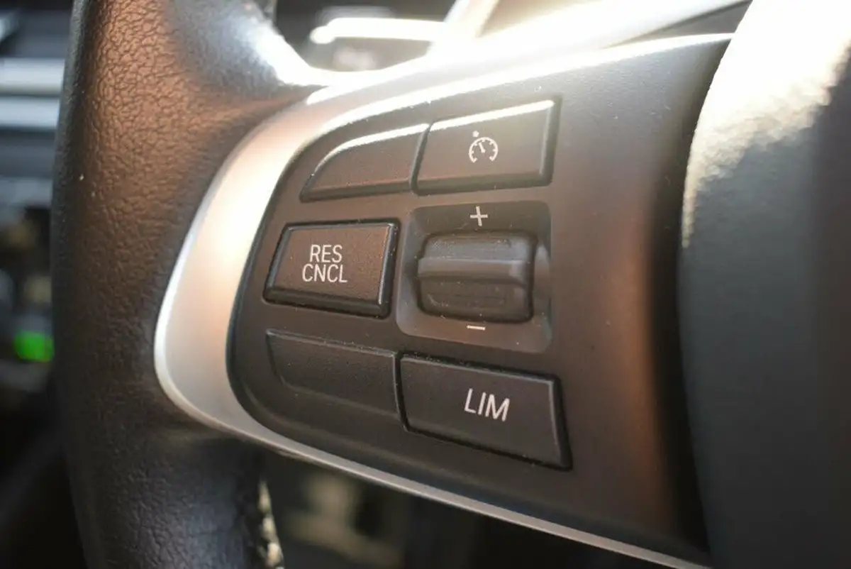 2022-bmw-x2-20td-sdrive18d-sport-auto-big-29