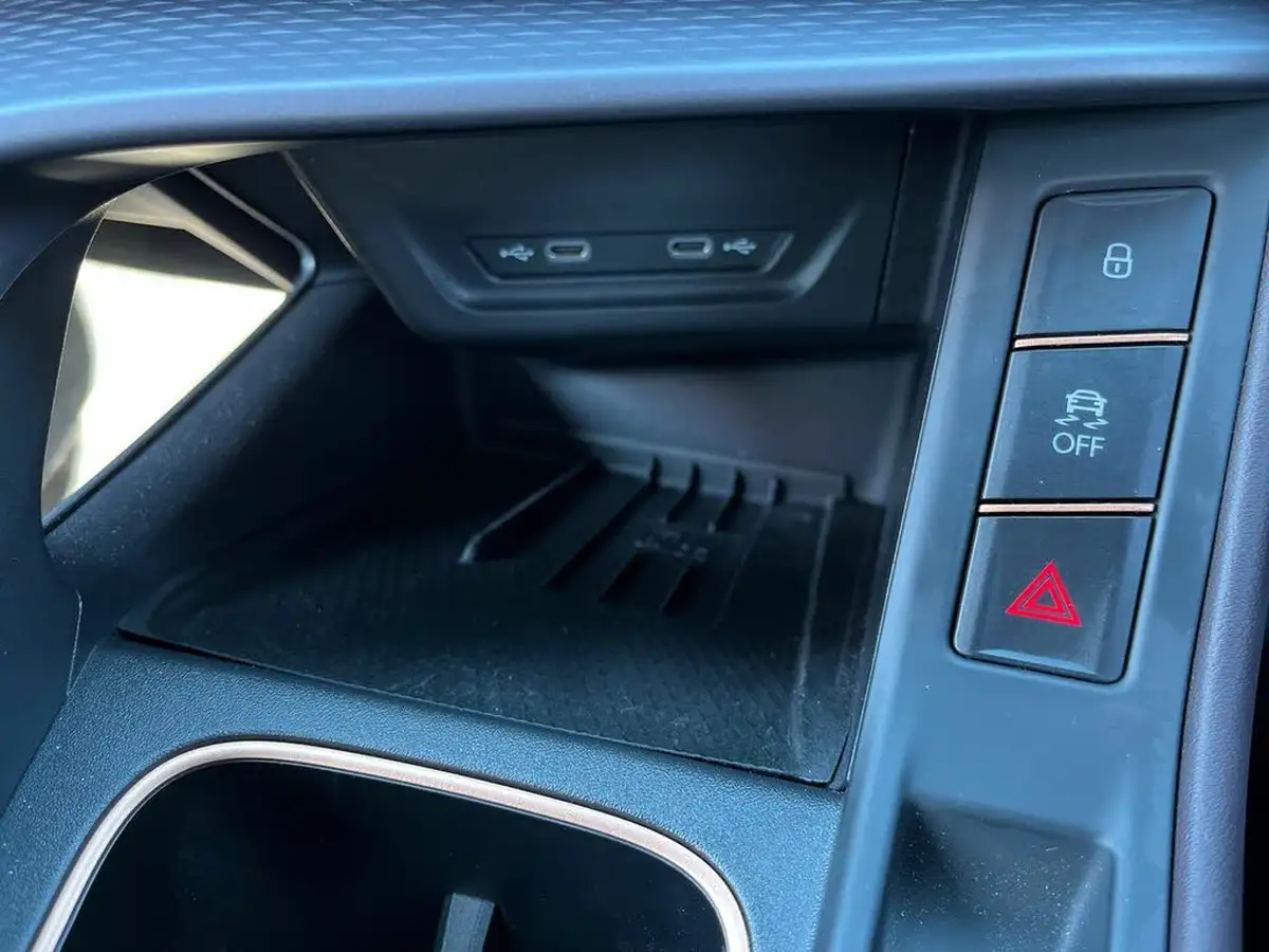 2025-cupra-terramar-15-e-hybrid-vz-first-edition-big-24