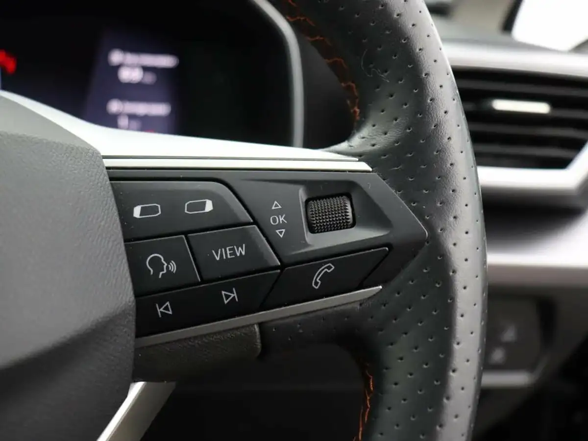 2020-seat-leon-15-tsi-evo-fr-150ps-hatchback-big-21