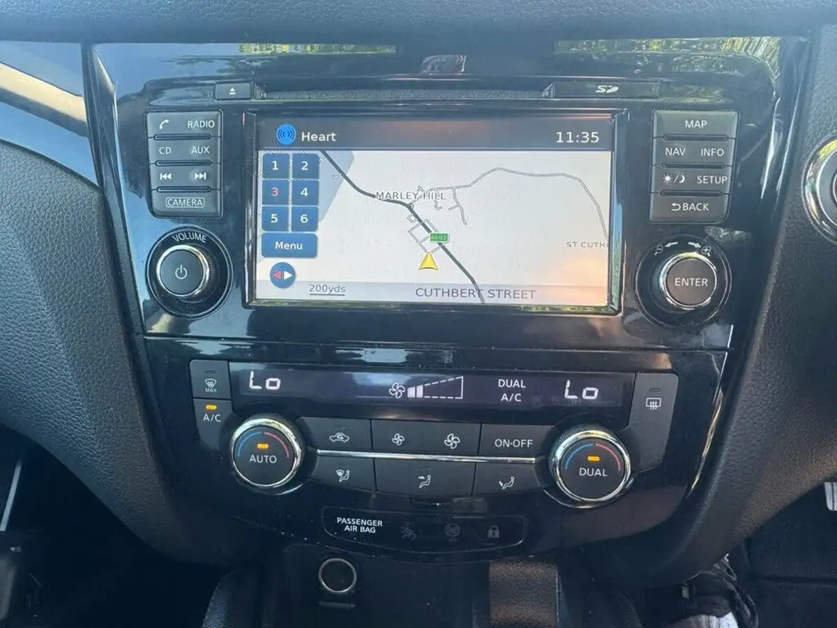 2015-nissan-qashqai-15dci-acenta-premium-big-65