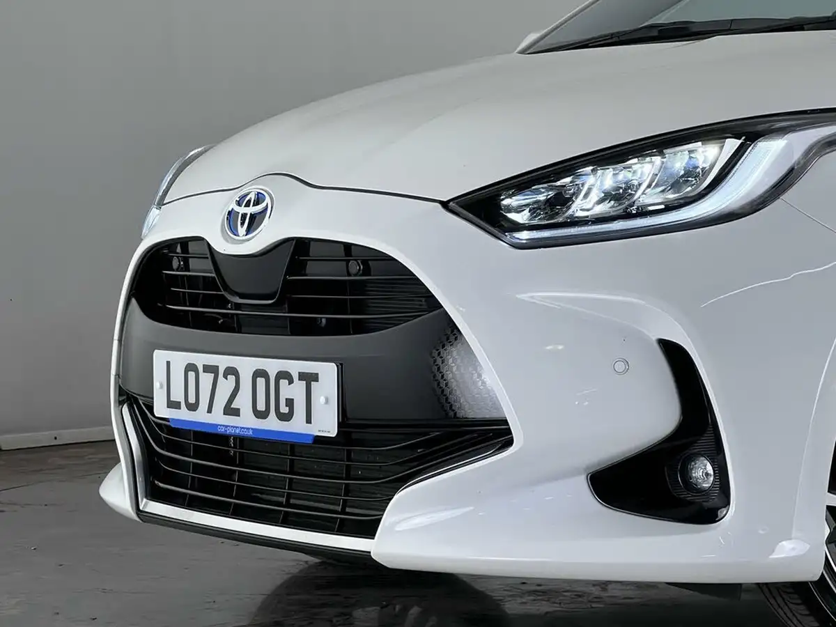 2022-toyota-yaris-15-vvt-i-excel-big-40