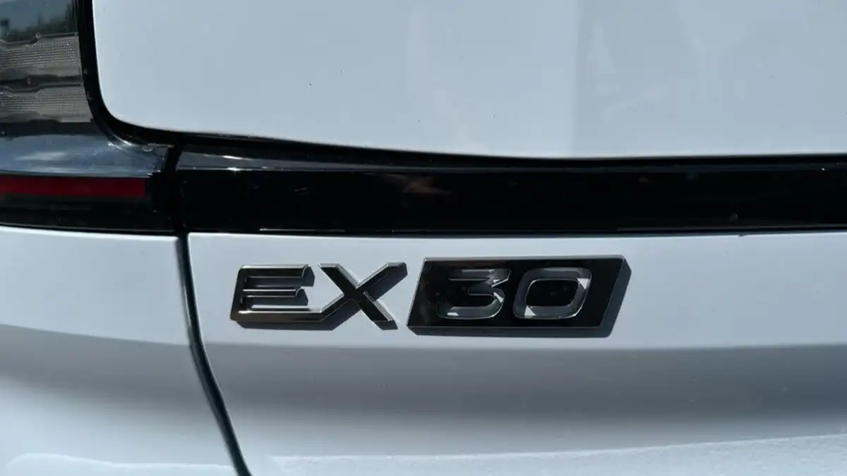 2025-volvo-ex30-e-twin-ultra-big-39