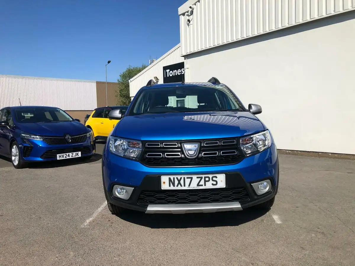 2017-dacia-sandero-stepway-09-tce-laureate-big-1