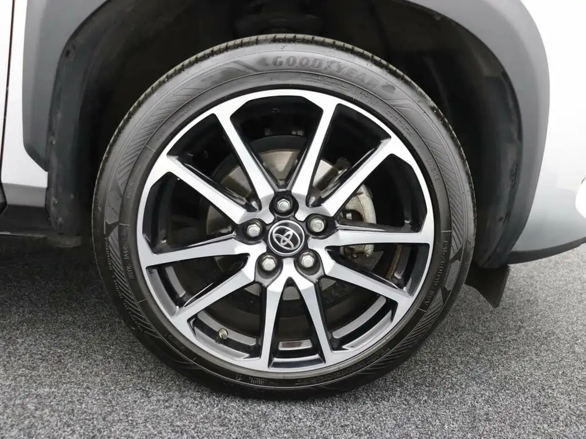 2023-toyota-yaris-cross-15-vvt-i-gr-sport-big-12