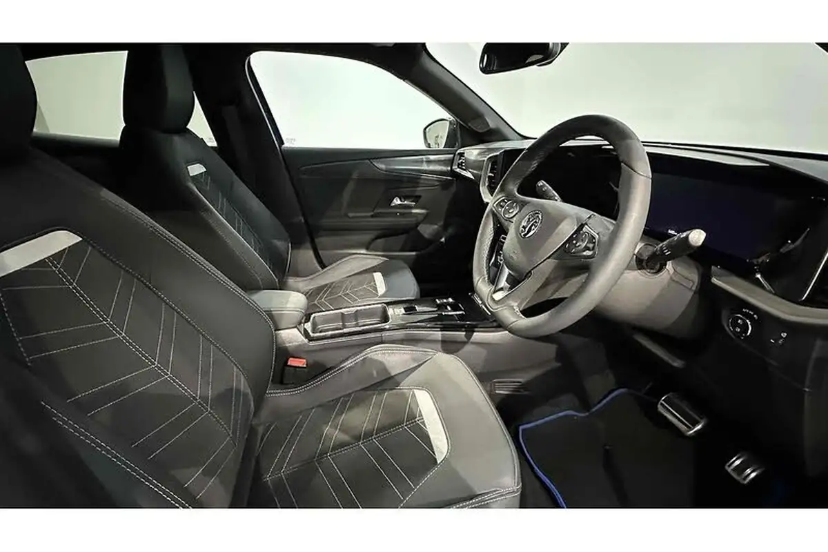 2023-vauxhall-mokka-e-ultimate-big-24