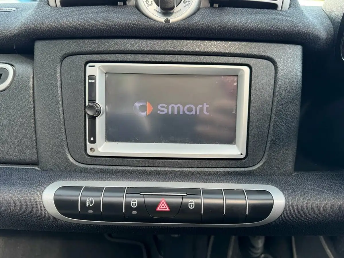 2011-smart-fortwo-10-passion-84bhp-cabriolet-auto-big-24