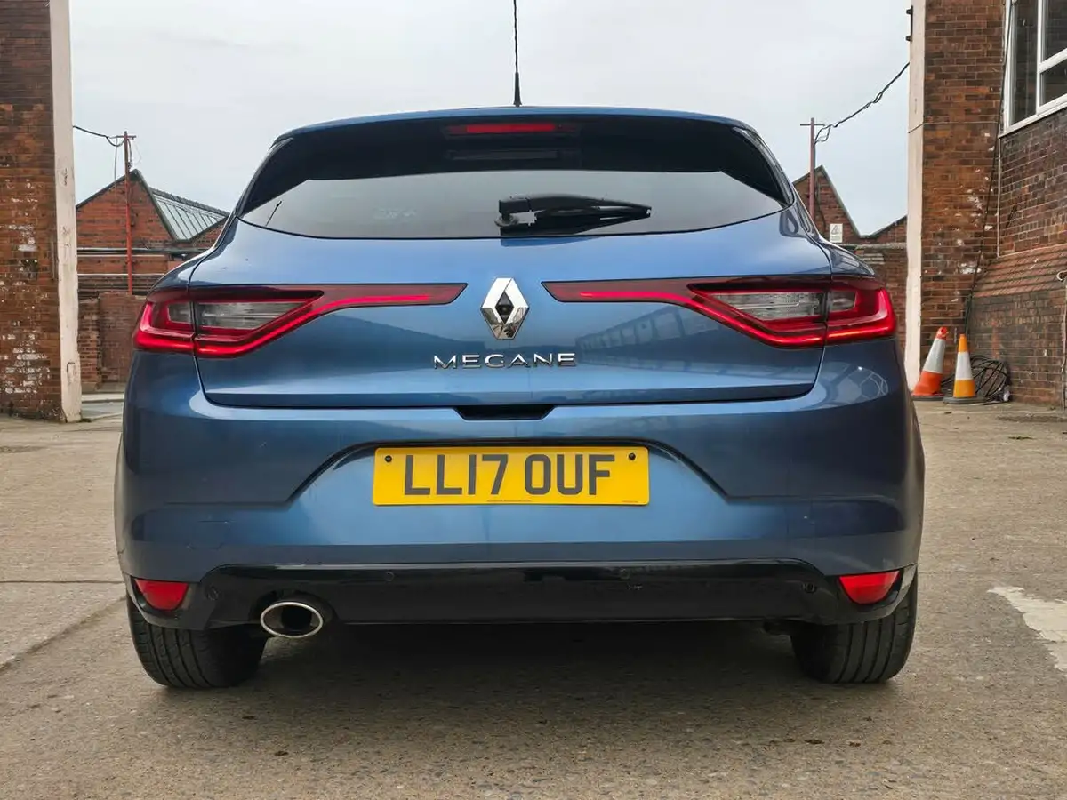 2017-renault-megane-15dci-dynamique-s-nav-hatchback-big-4