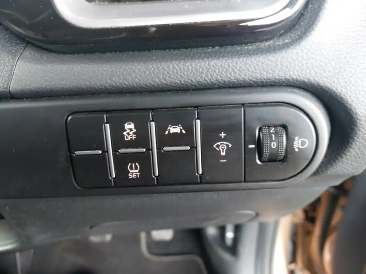 2022-kia-xceed-15-t-gdi-3-big-10