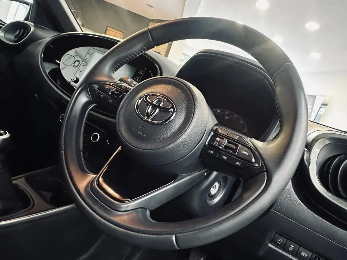 2022-toyota-aygo-x-10-vvt-i-edge-big-10