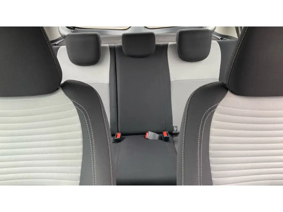 2017-toyota-yaris-15-vvt-i-icon-111bhp-big-14