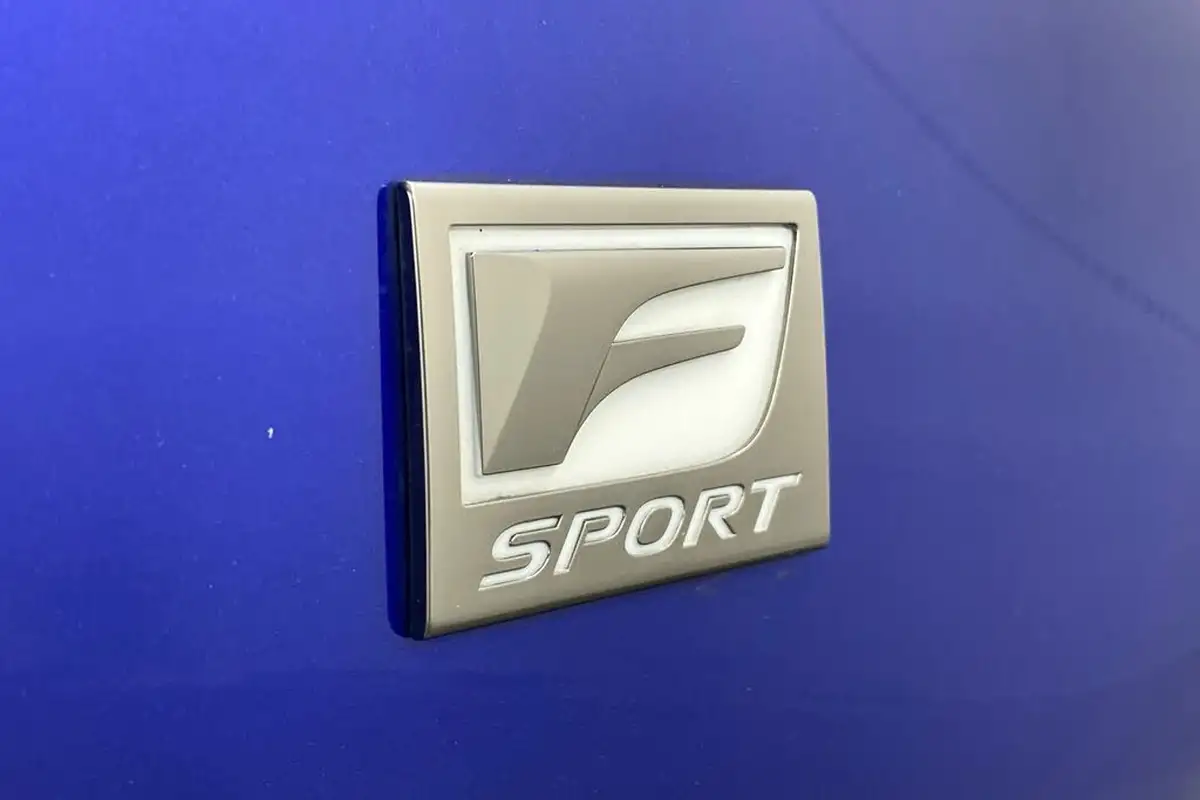 2018-lexus-ct-200h-18-f-sport-big-17