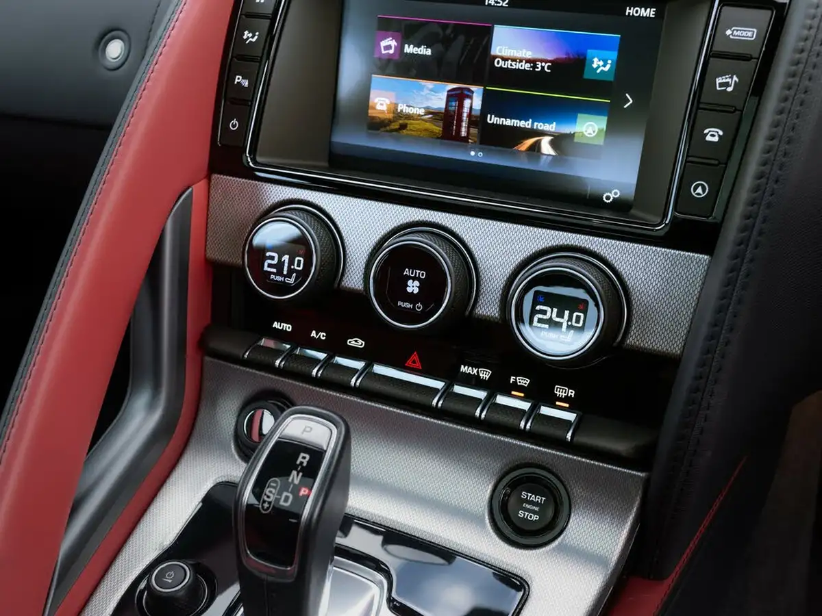 2015-jaguar-f-type-30-v6-coupe-quickshift-big-62