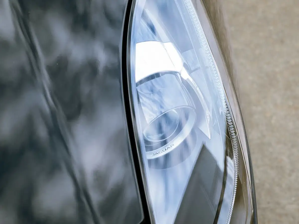 2015-jaguar-f-type-30-v6-coupe-quickshift-big-10