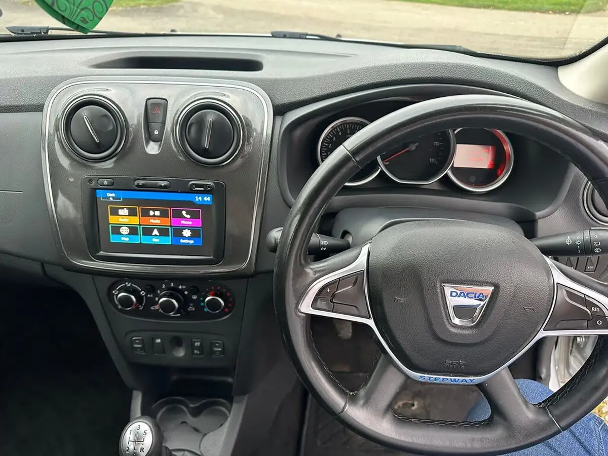 2020-dacia-sandero-stepway-09-tce-comfort-big-10