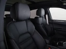 2025-porsche-macan-20-t-small-9