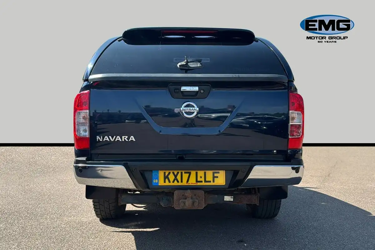 2017-nissan-navara-23dci-tekna-auto-big-4