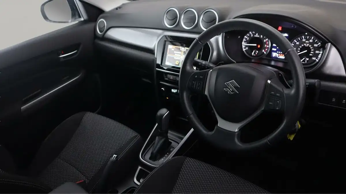 2020-suzuki-vitara-14-boosterjet-sz-t-140ps-auto-big-8