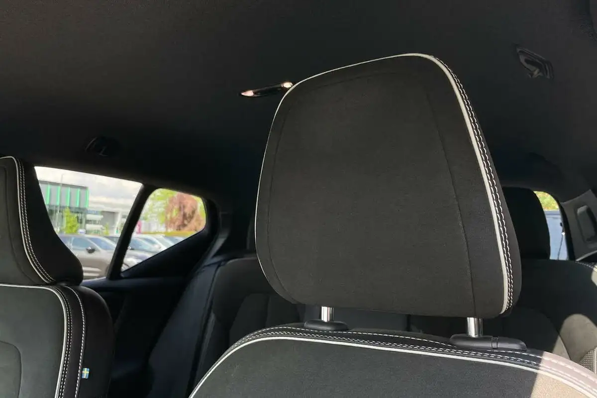 2019-volvo-xc40-20td-d3-r-design-awd-geartronic-big-27