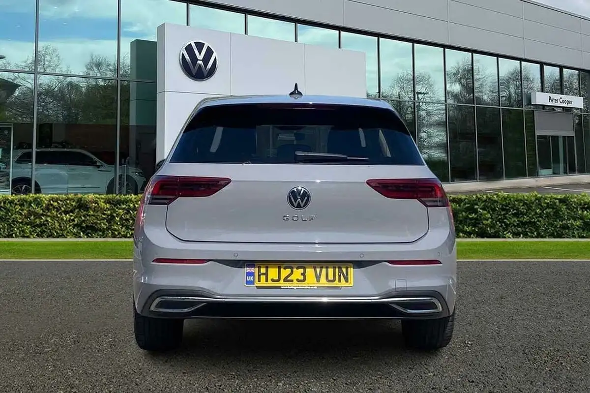 2023-volkswagen-golf-15-tsi-style-edition-130ps-big-8