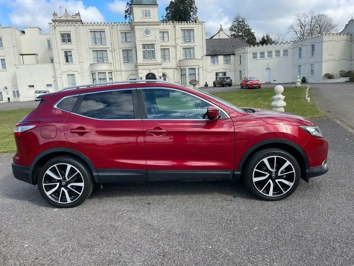 2017-nissan-qashqai-16dci-tekna-xtronic-cvt-big-2