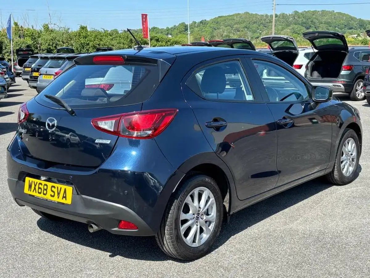 2018-mazda-mazda2-15-se-l-nav-big-2