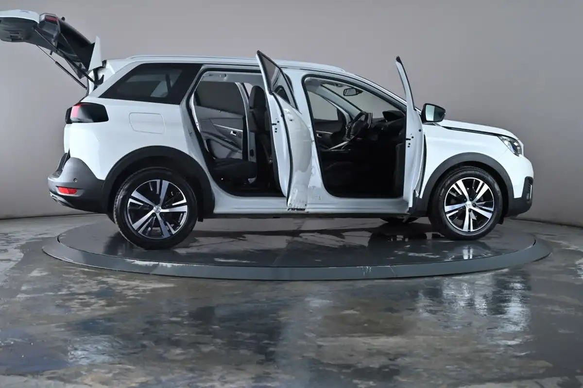 2018-peugeot-5008-suv-12-puretech-allure-eat6-big-65