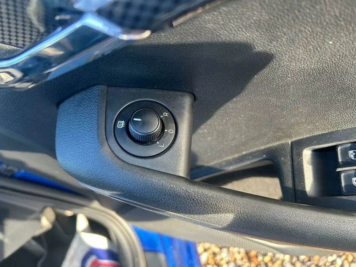 2014-skoda-octavia-20tdi-vrs-estate-dsg-big-17
