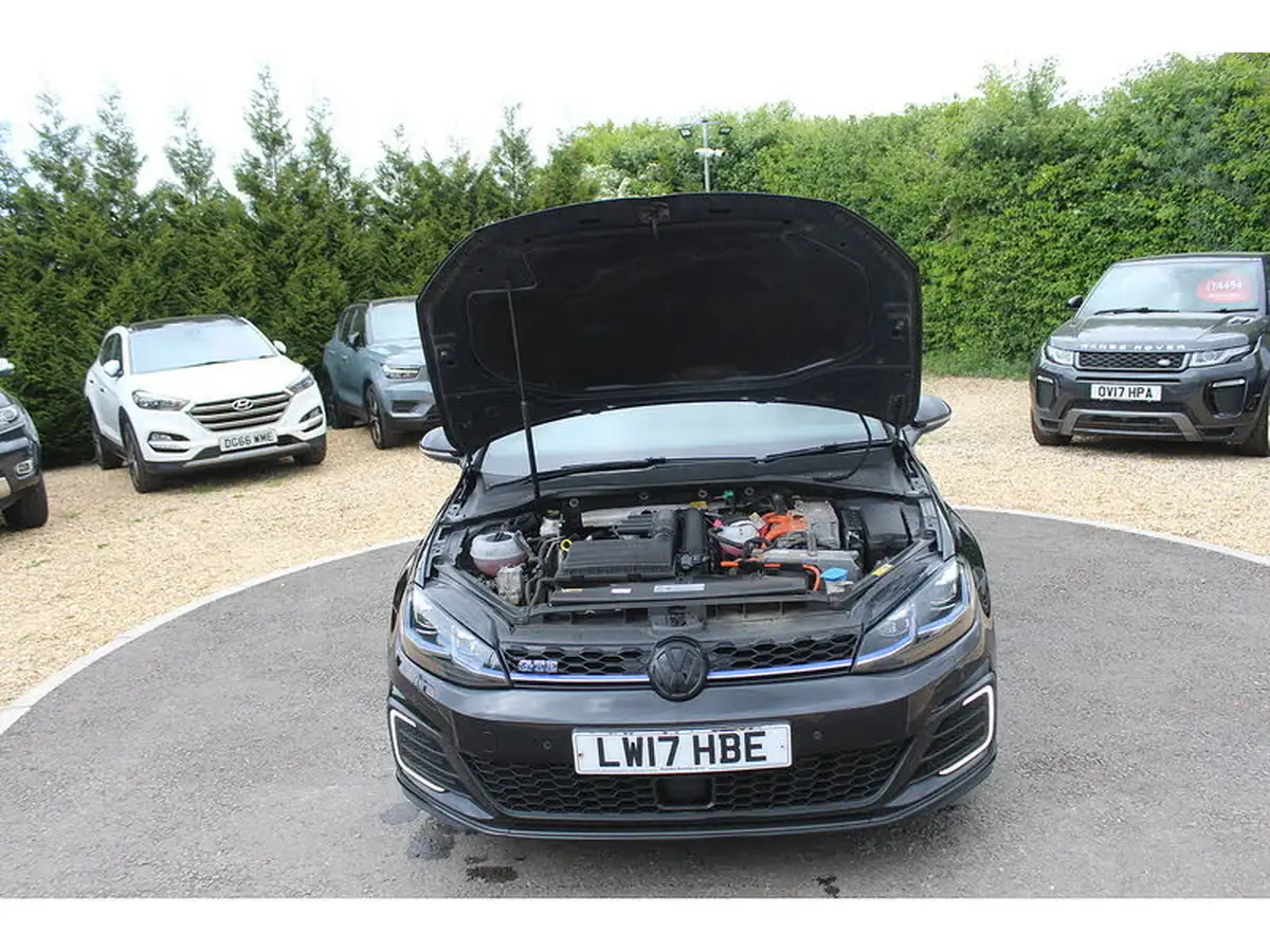 2017-volkswagen-golf-14-tsi-gte-advance-ss-big-30