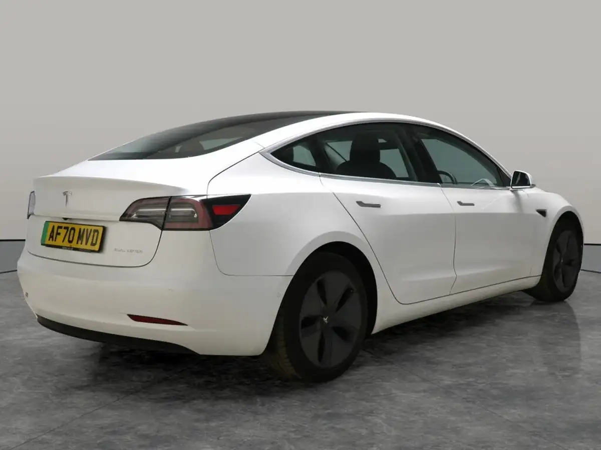 2020-tesla-model-3-e-long-range-big-11
