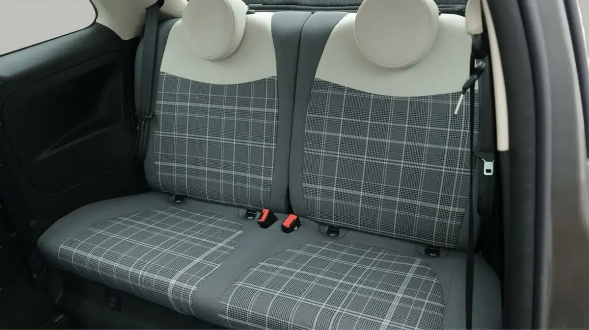 2020-fiat-500-10-lounge-big-16