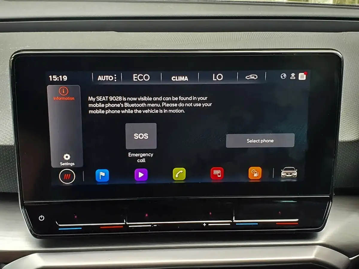 2024-seat-leon-14-e-hybrid-fr-hatchback-big-23