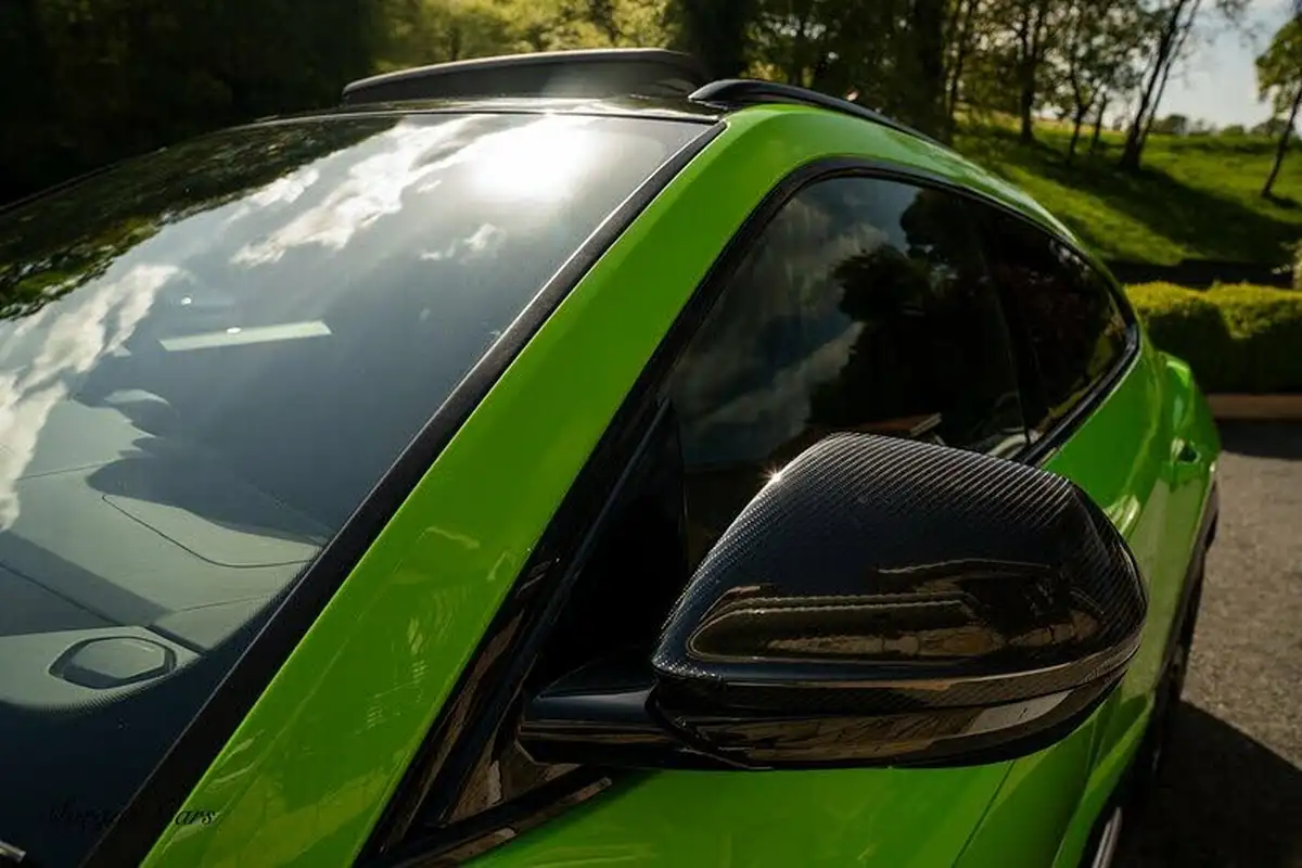 2021-lamborghini-urus-40-no-trim-big-15