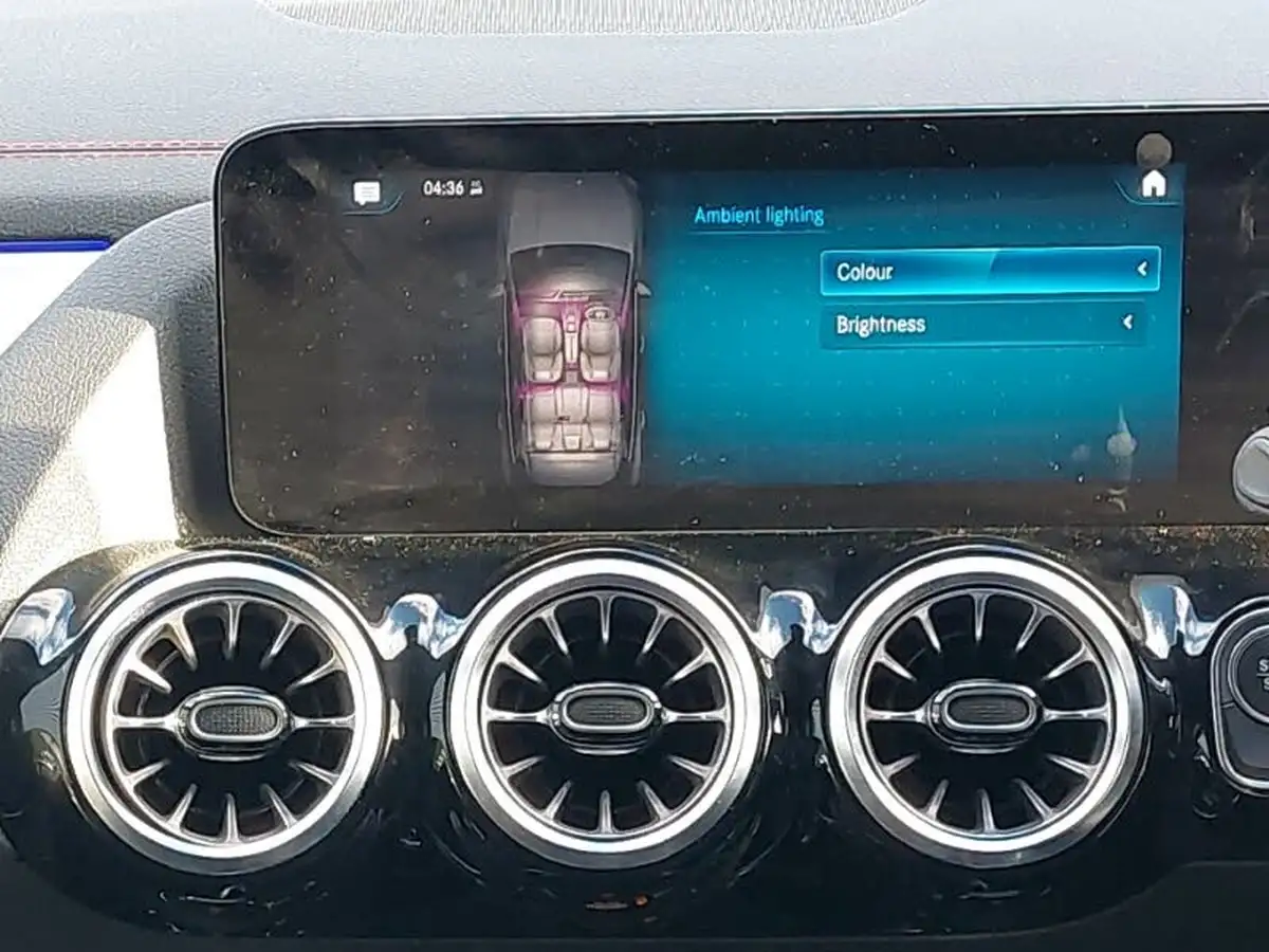 2021-mercedes-benz-eqa-e-eqa-350-amg-line-big-13