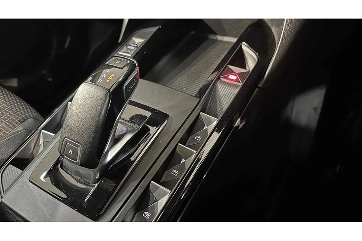 2022-ds-ds-3-crossback-12-puretech-performance-line-130ps-eat8-big-41