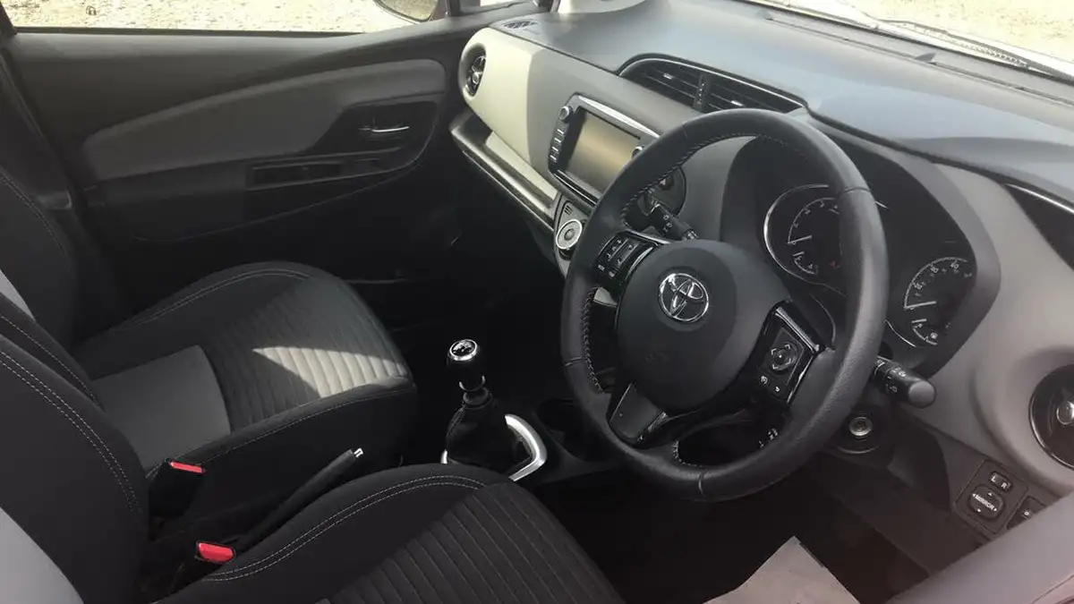 2018-toyota-yaris-15-vvt-i-icon-tech-111bhp-1496cc-big-10