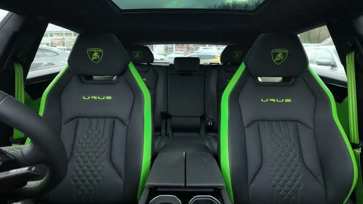 2023-lamborghini-urus-40-no-trim-big-7