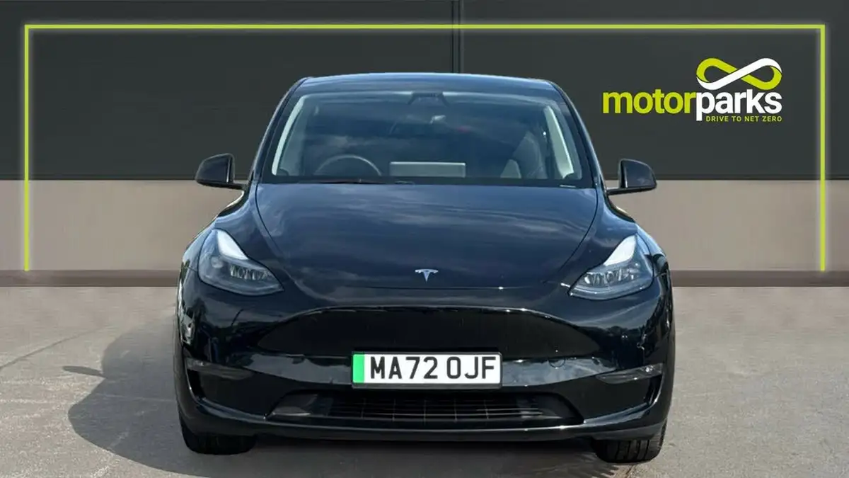 2022-tesla-model-y-e-long-range-big-7