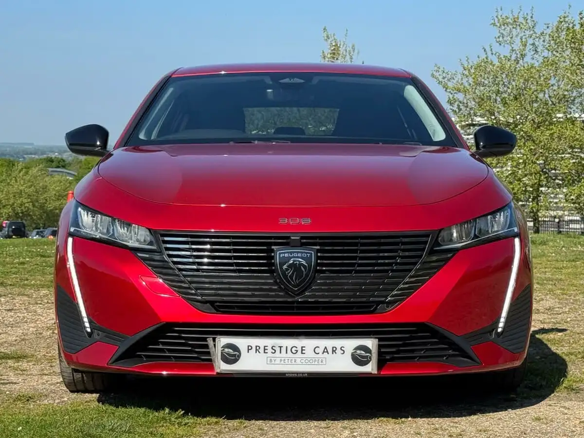 2022-peugeot-308-12-puretech-allure-premium-eat8-big-1
