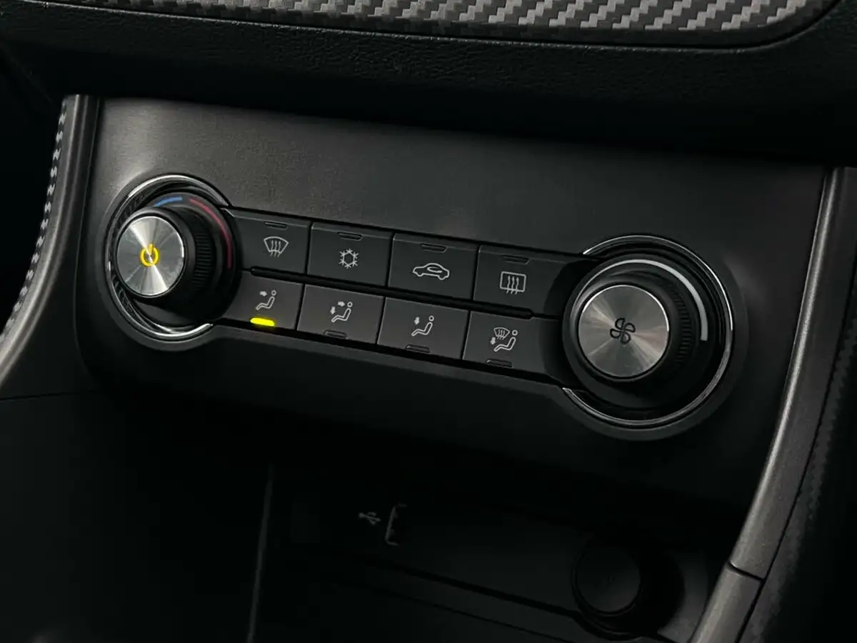 2019-mg-zs-suv-15-vti-tech-exclusive-106ps-big-28