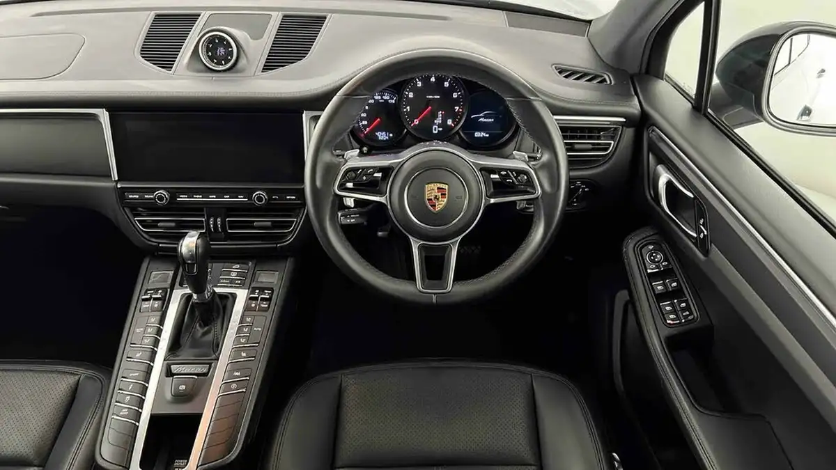 2019-porsche-macan-20-big-12