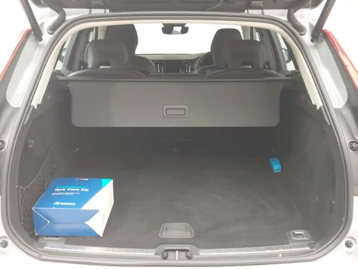 2023-volvo-xc60-20-b5-plus-big-7