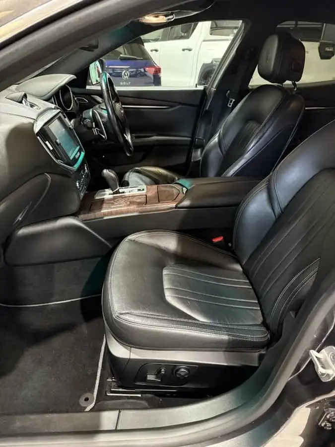 2014-maserati-ghibli-30td-big-13