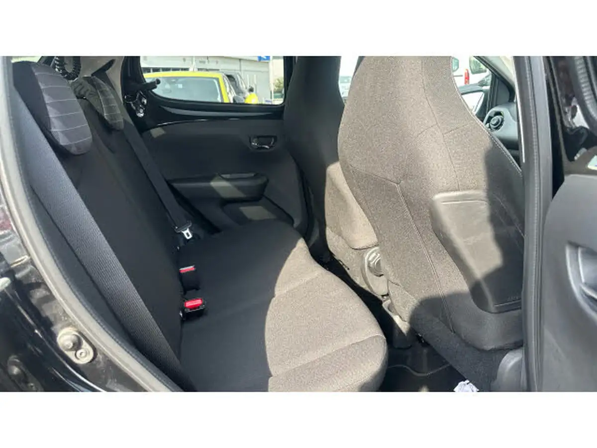 2021-peugeot-108-10-allure-hatchback-5d-big-15