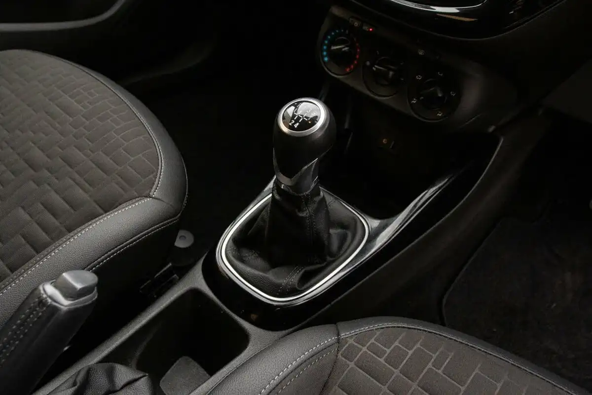 2015-vauxhall-corsa-14i-se-90ps-ecoflex-3d-1398cc-big-28